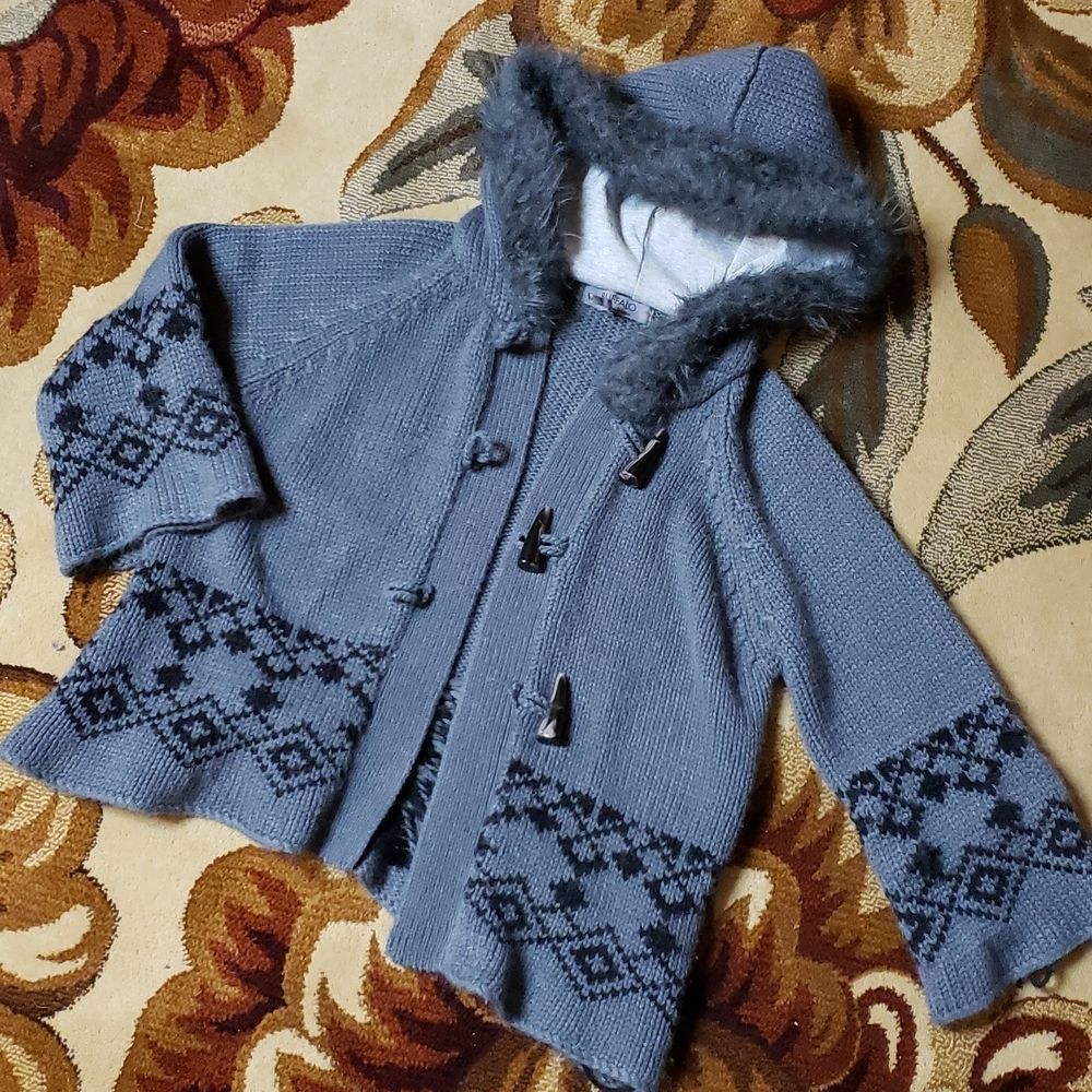 Buffalo Sweater- Girls Medium. Warm and toasty!! - Picture 1 of 9